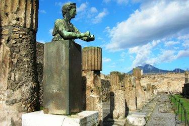 10 Things to Do and See in Pompeii