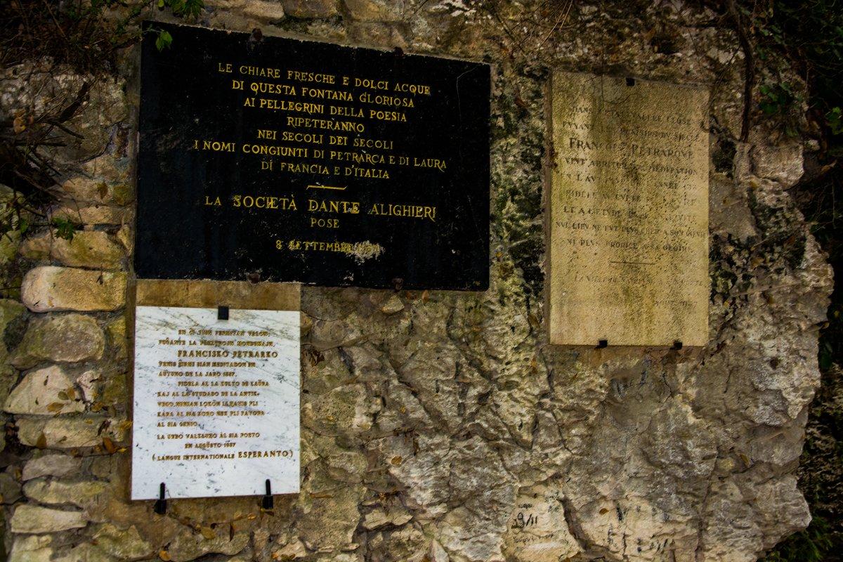 Fontaine-du-Vaucluse in Provence
